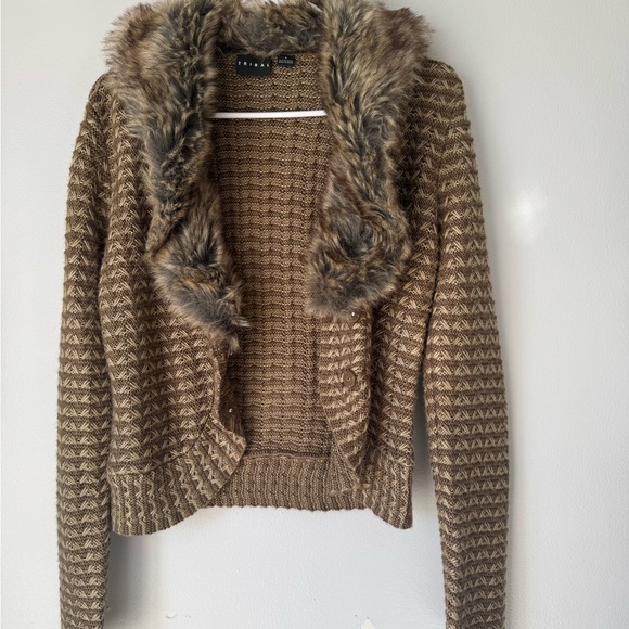 Tribal Women's Olive/Beige Sweater with Detachable Faux Fur Collar Size Small - Picture 2 of 6